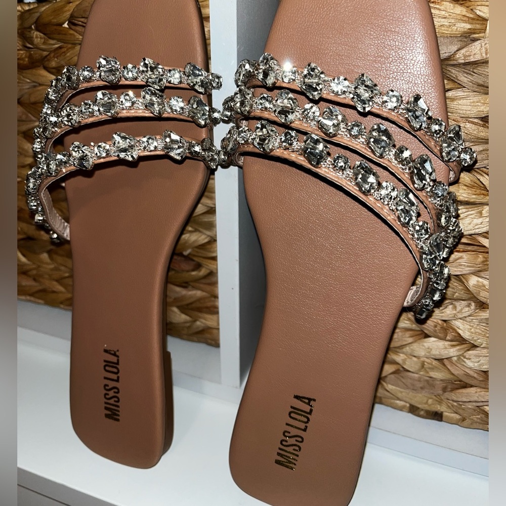 Miss Lola Nude & Rhinestoned sandals W5.5